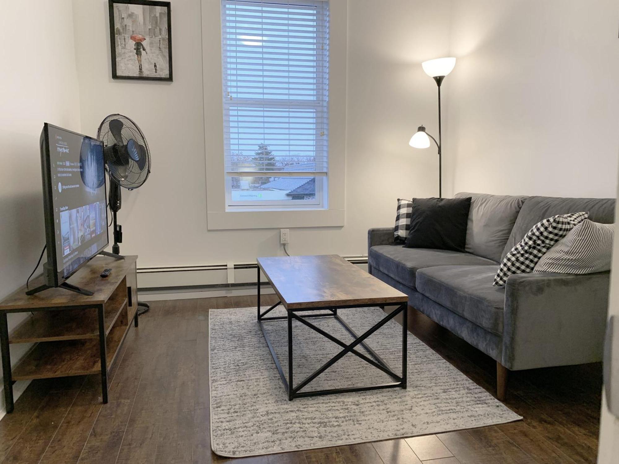 Gorgeous 1-Bedroom Condo Location Wifi Moose Jaw Exteriör bild